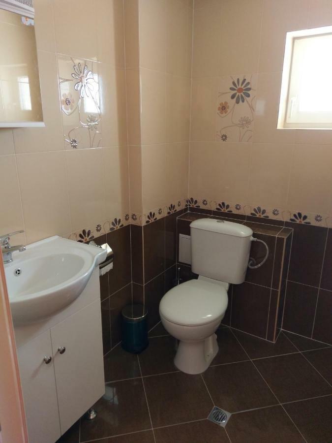 Стаи За Гости Елени Shiroki Dol Exterior photo
